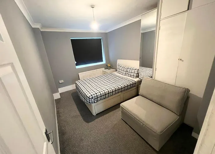 Aprt 10Mins Walk From The Shard!