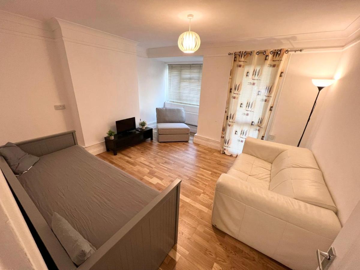 Aprt 10mins Walk From The Shard! Londen